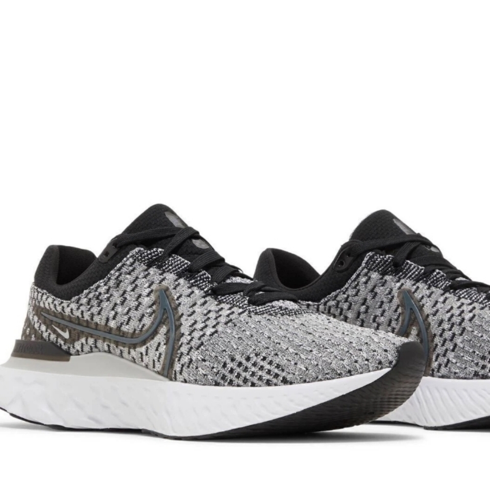 Nike Black and White Athletic Sneakers